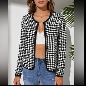 NEW beautiful black and white blazer size M